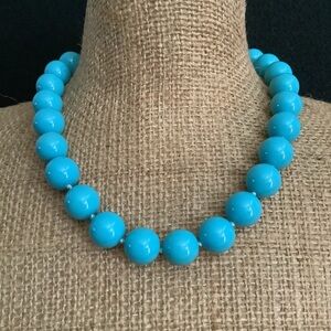 Vintage turquoise blue glass bead necklace.